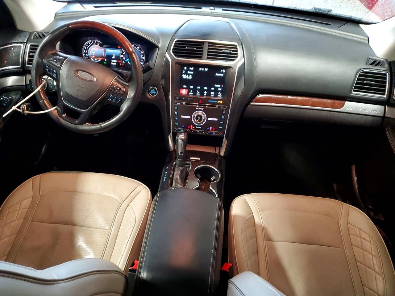 2017 Ford Explorer Platinum