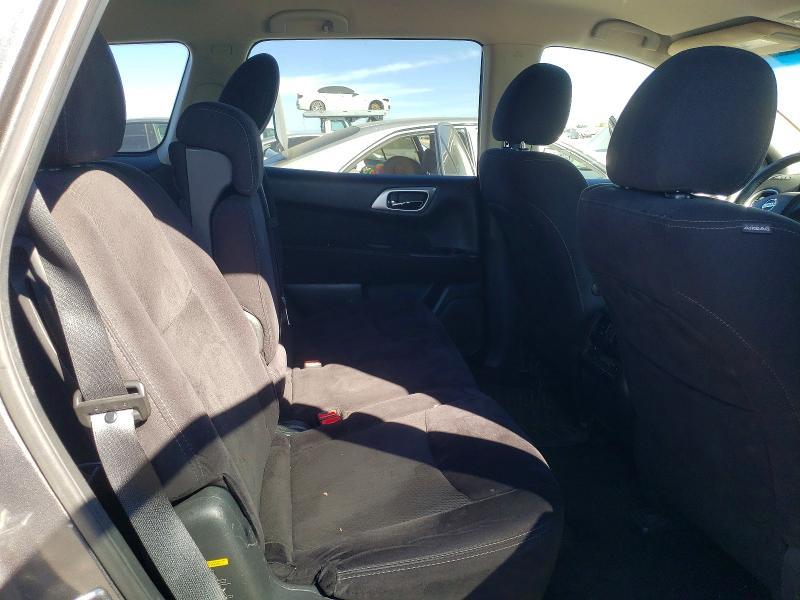 2015 Nissan Pathfinder sv