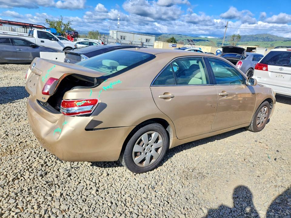 2011 Toyota Camry le