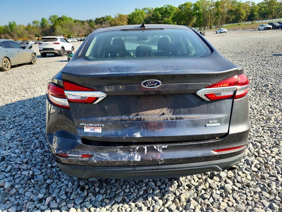 2020 Ford Fusion se