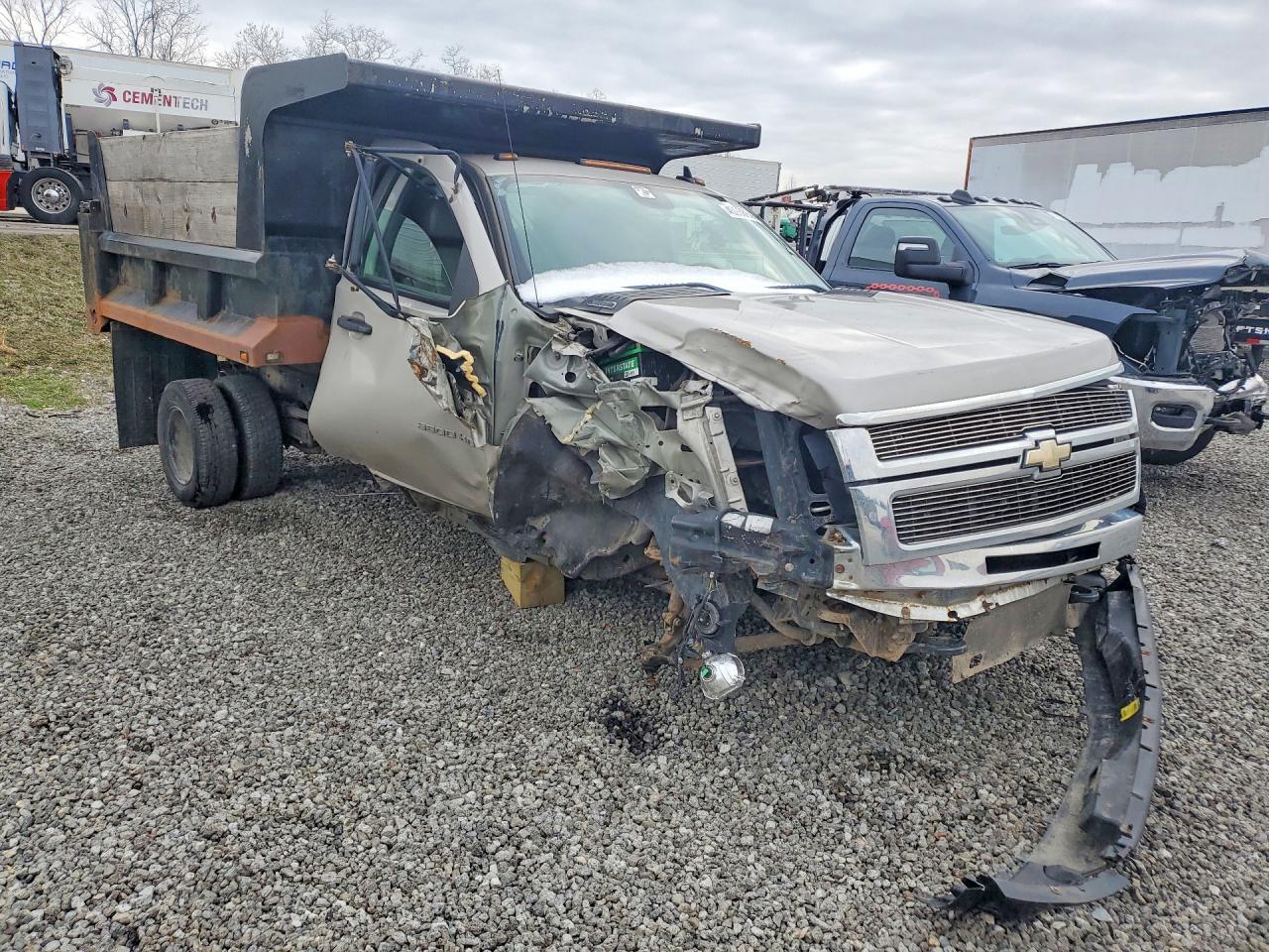 2007 Chevrolet Silverado Dump Truck