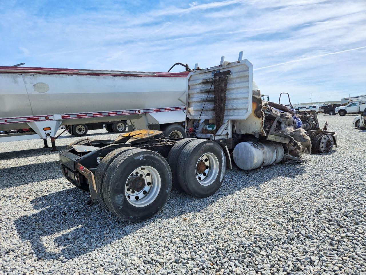 2009 Peterbilt 387 Semi Truck