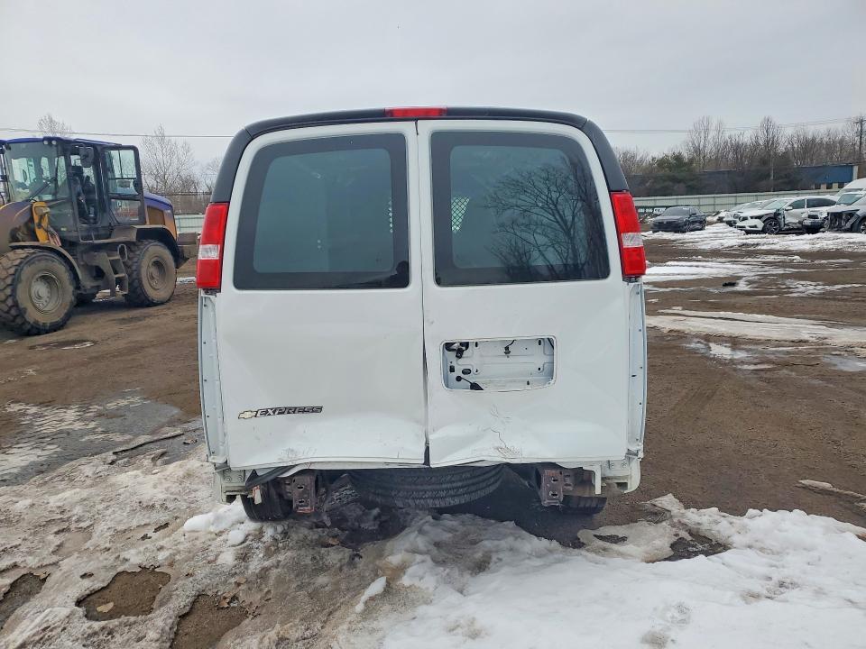 2023 Chevrolet Express G2500