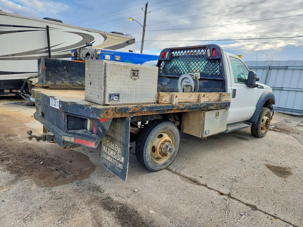 2013 Ford F450 Super Duty Flatbed Truck