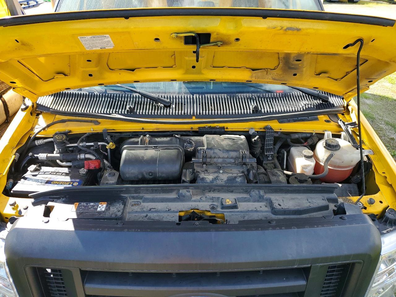 2022 Ford E350 BOX Truck