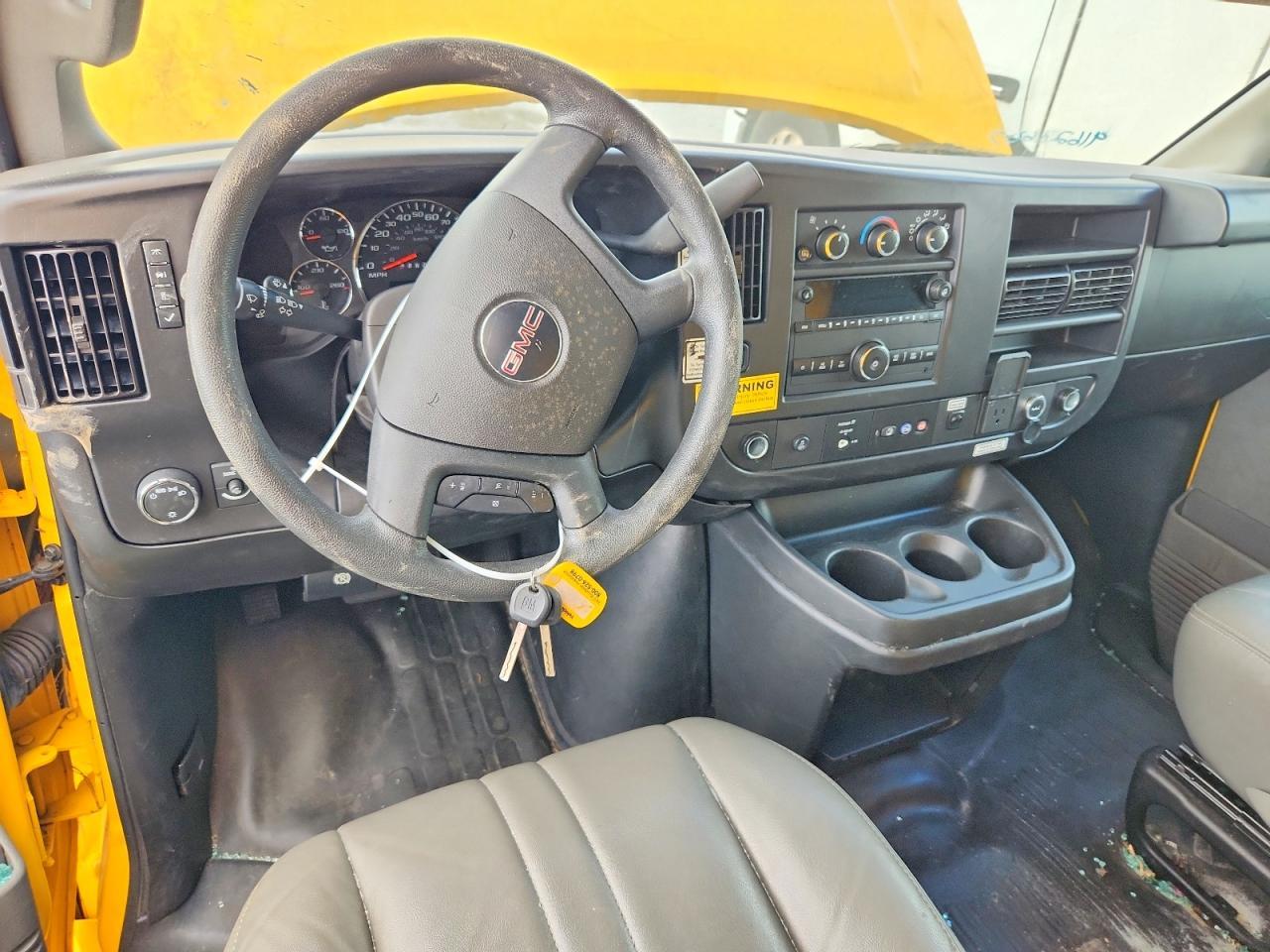 2023 GMC Savana BOX Truck