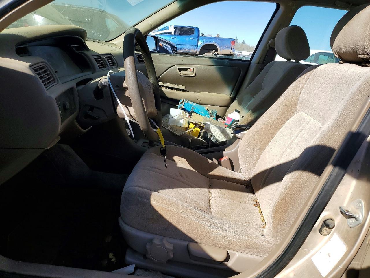 2000 Toyota Camry
