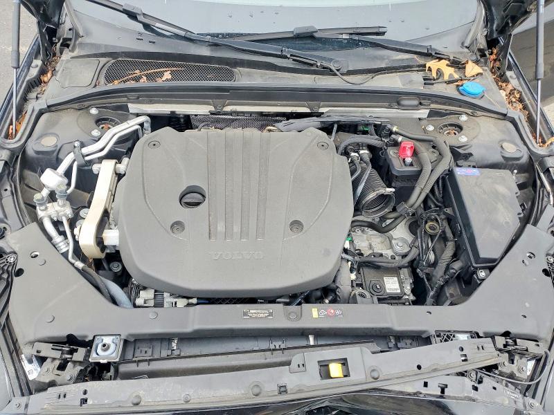 2022 Volvo S60 B5 Momentum