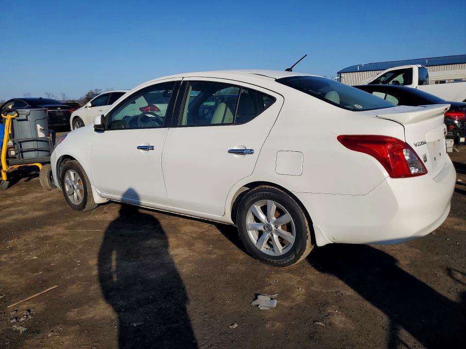 2013 Nissan Versa 1.6 s