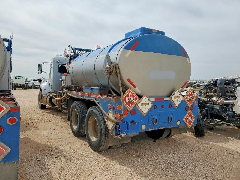 2015 Peterbilt 348 Vacuum Truck