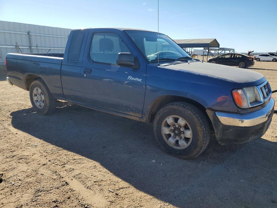 2000 Nissan Frontier xe