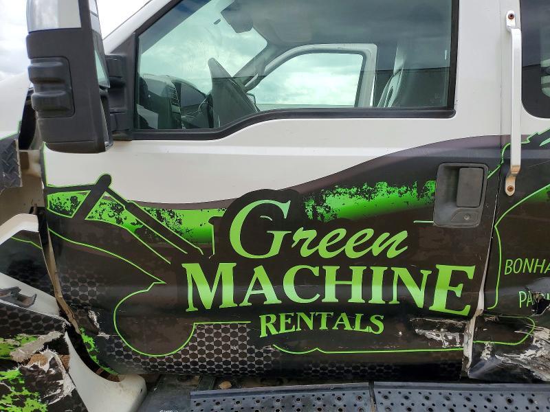 2009 Ford F650 Super Duty Flatbed Truck