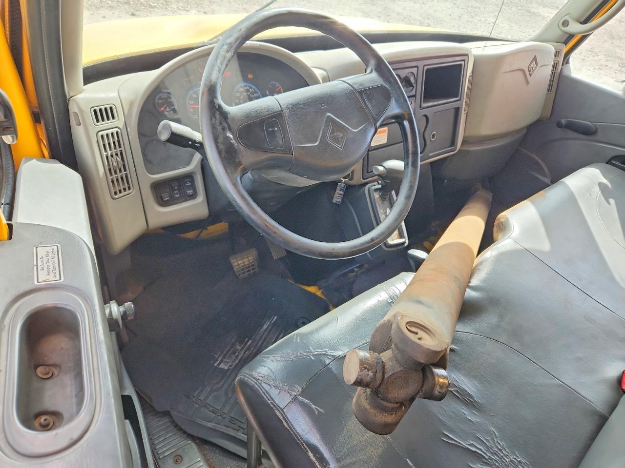 2011 International 4300 BOX Truck