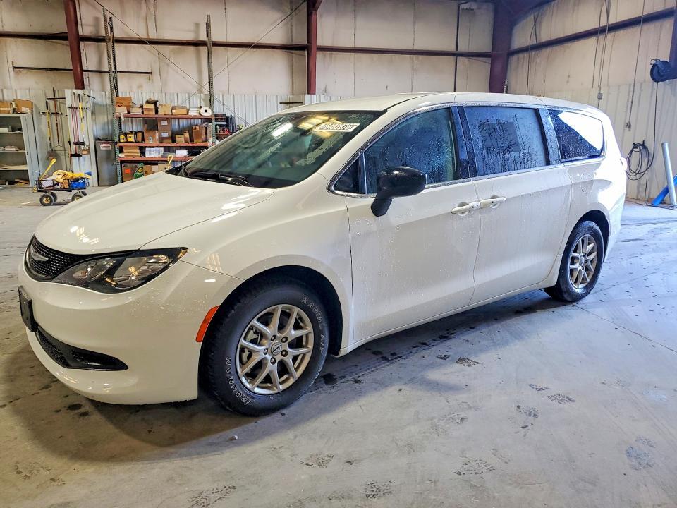 2024 Chrysler Voyager lx