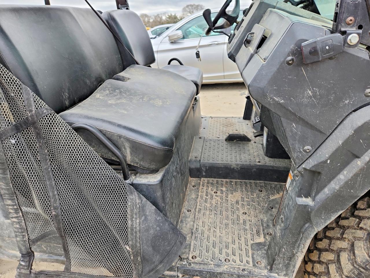 2019 John Deere XUV835M Utility Vehicle