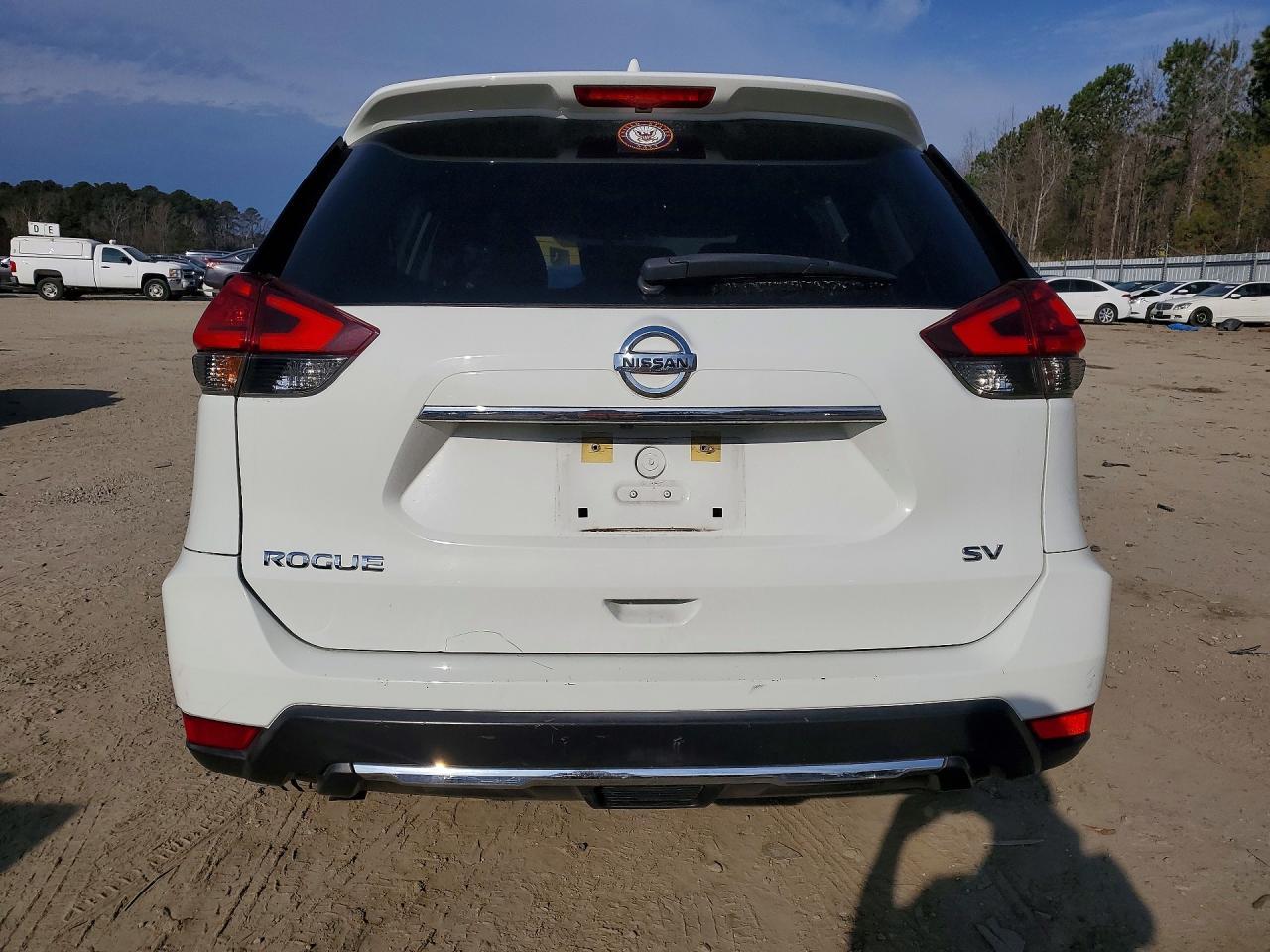 2017 Nissan Rogue sv