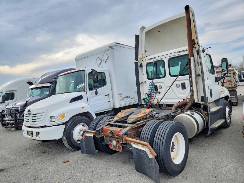 2016 Freightliner Cascadia 125 Semi Truck