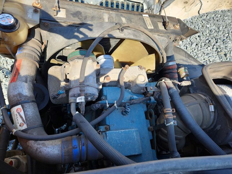 2003 International 4300 BOX Truck