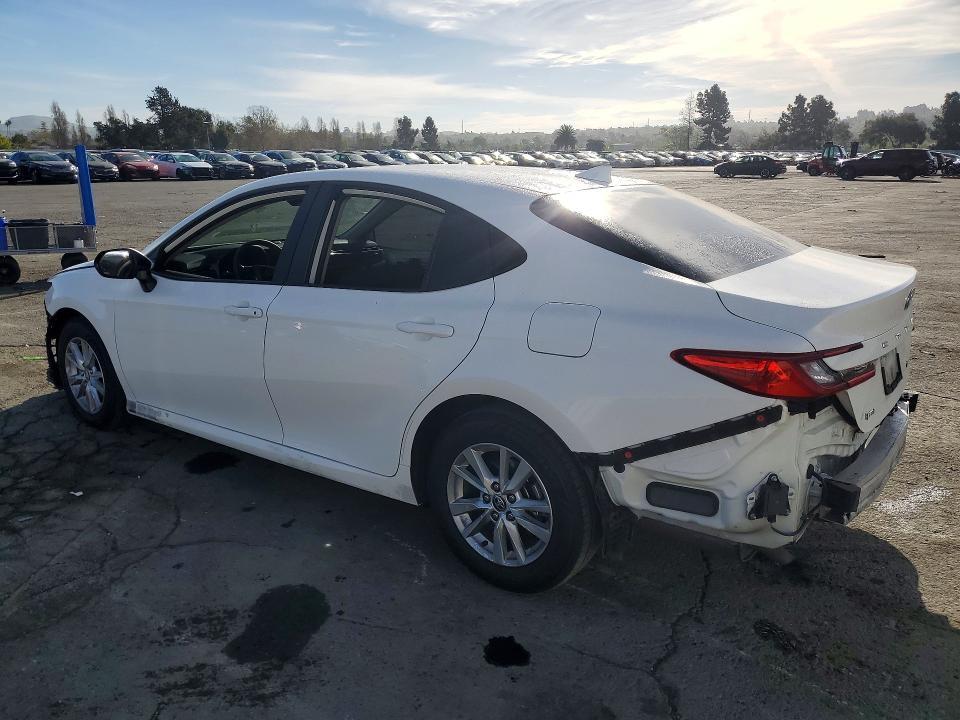 2025 Toyota Camry le