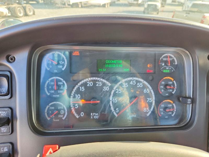 2016 Freigliner 2016 Freightliner Business Class M2 Semi Truck