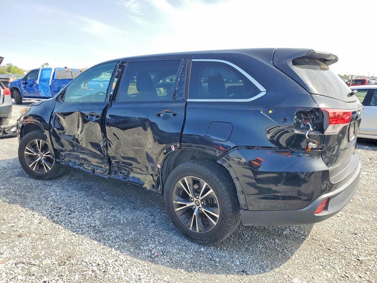 2019 Toyota Highlander le