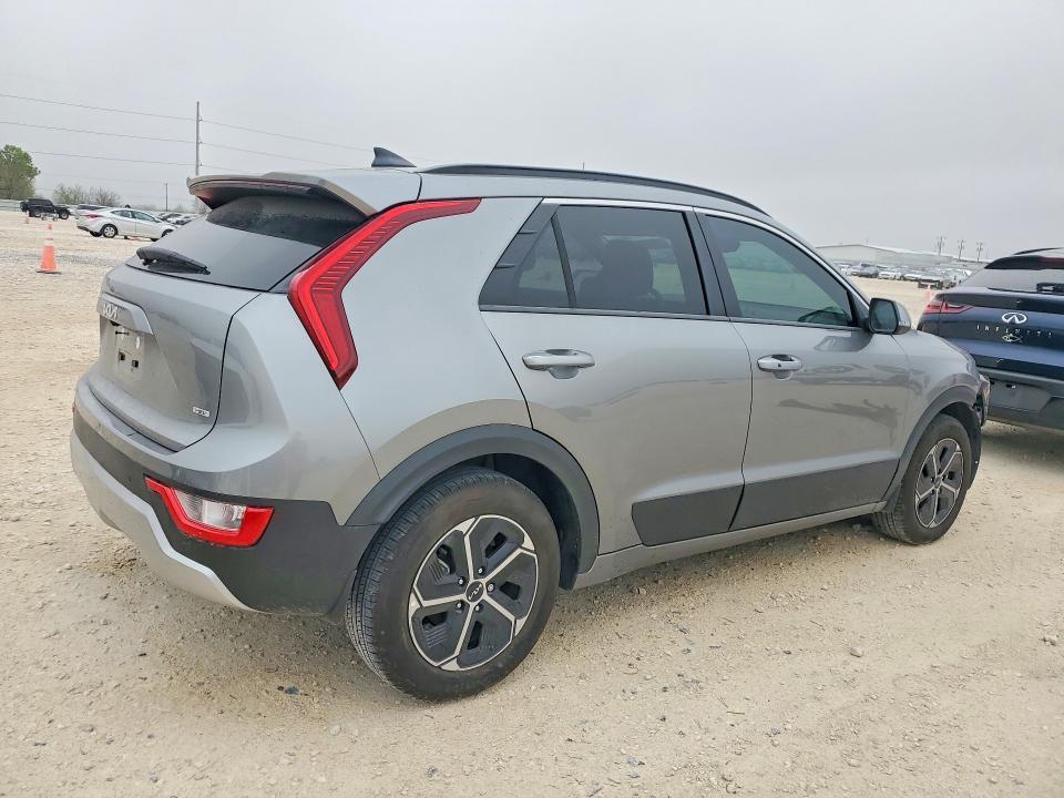 2025 KIA Niro ex