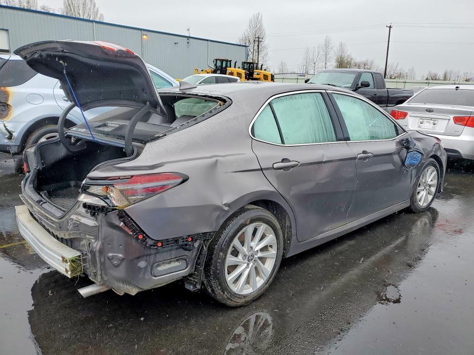 2023 Toyota Camry le
