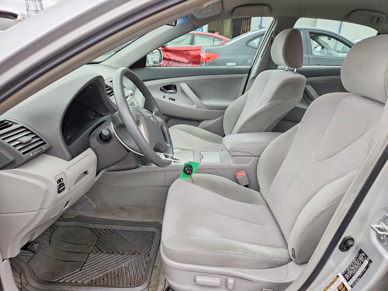 2010 Toyota Camry le