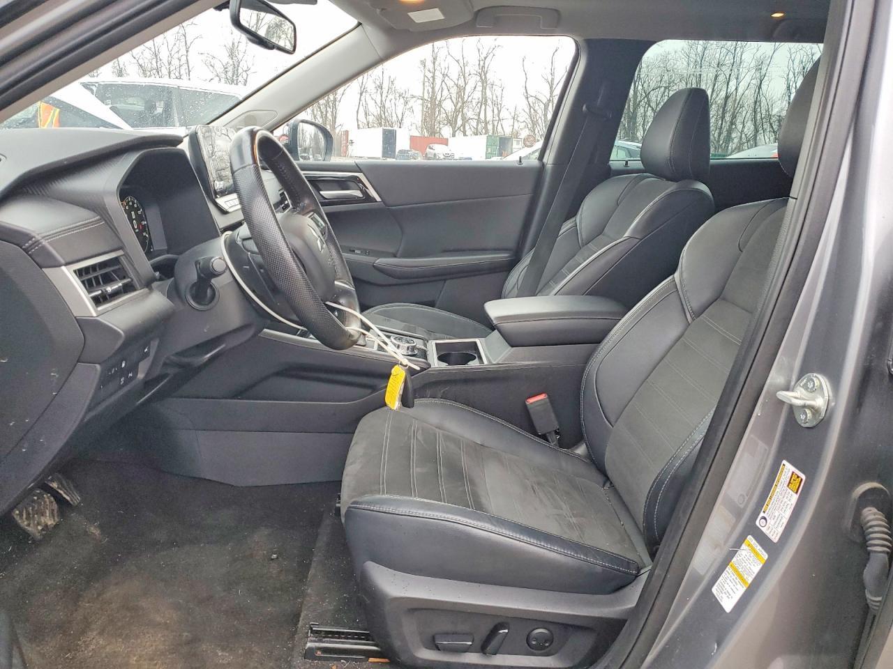 2023 Mits Ubishi Outlander  Phev se