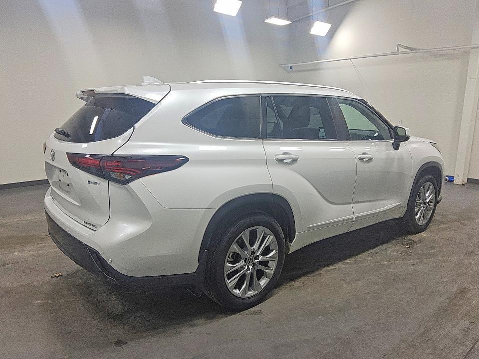 2025 Toyota Highlander Hybrid Limited