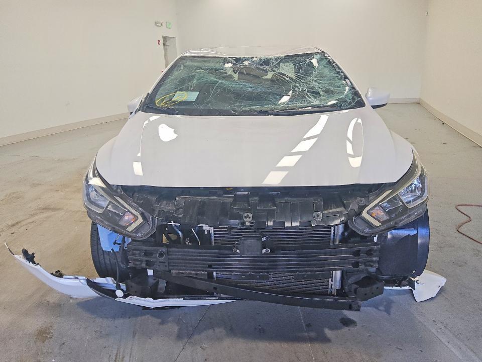 2023 Nissan Versa sv