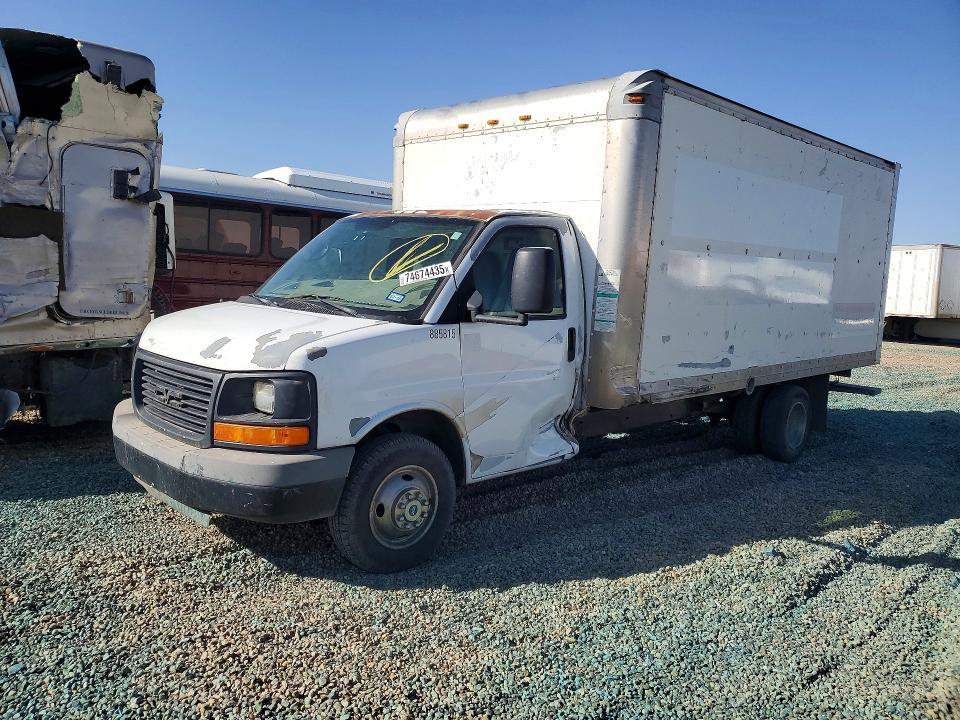 2008 GMC Savana BOX Truck