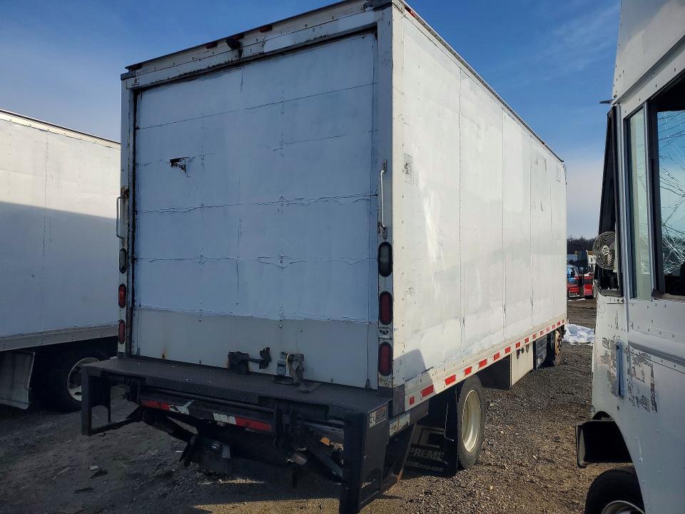 2014 Isuzu NRR BOX Truck