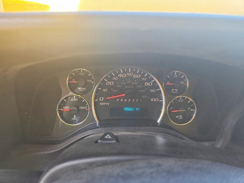 2008 GMC Savana box Truck