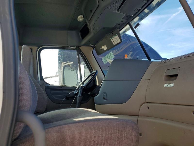 2017 Freightliner Cascadia 113 Semi Truck
