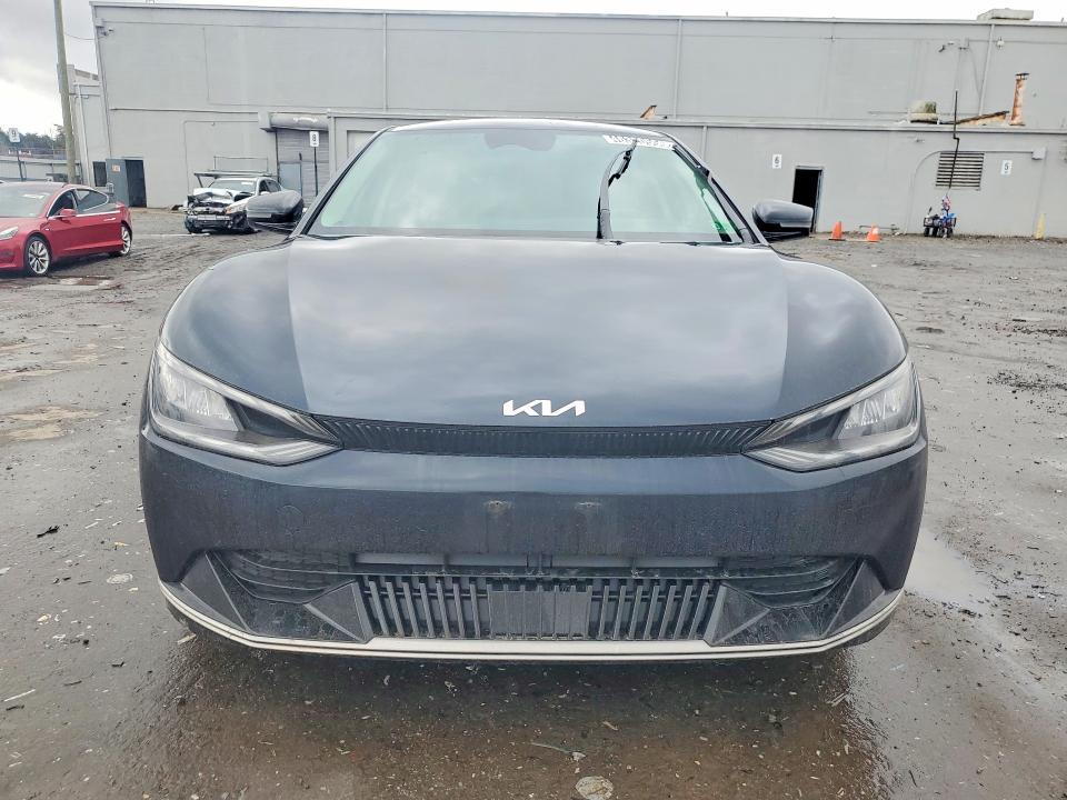 2024 KIA EV6 Wind