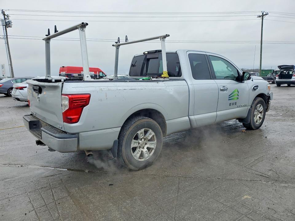 2017 Nissan Titan SV