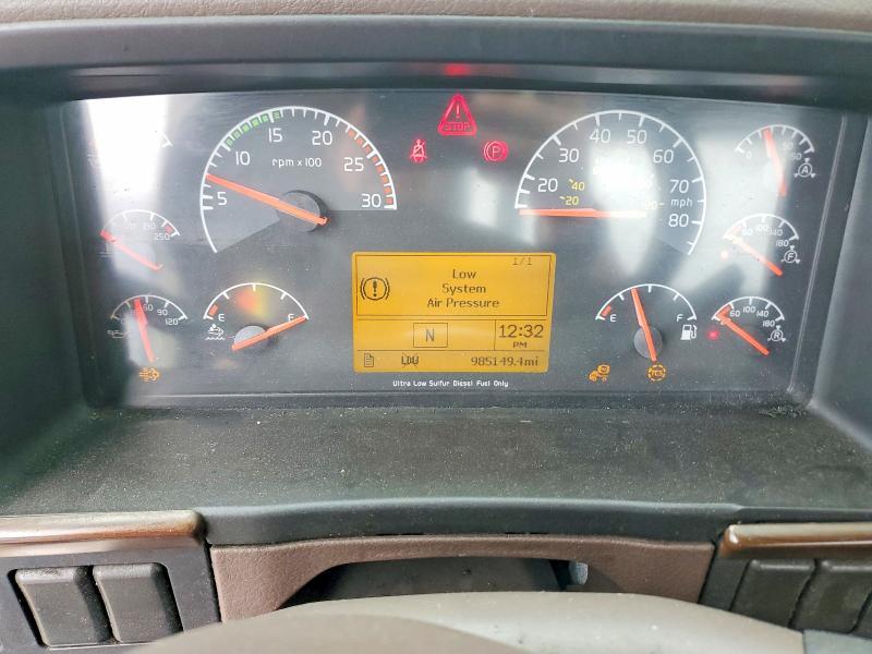 2017 Volvo VNL Semi Truck