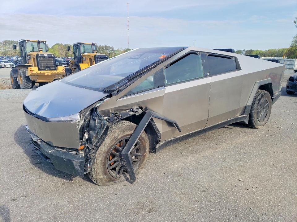 2025 Tesla Cybertruck