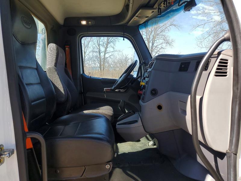 2017 Peterbilt 579 Semi Truck