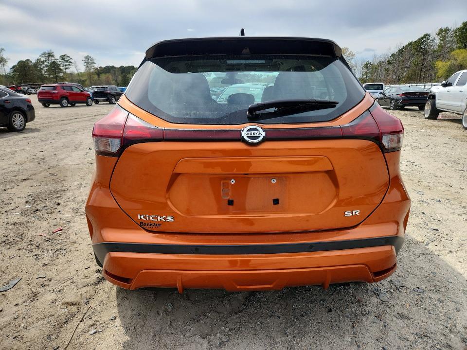 2021 Nissan Kicks sr