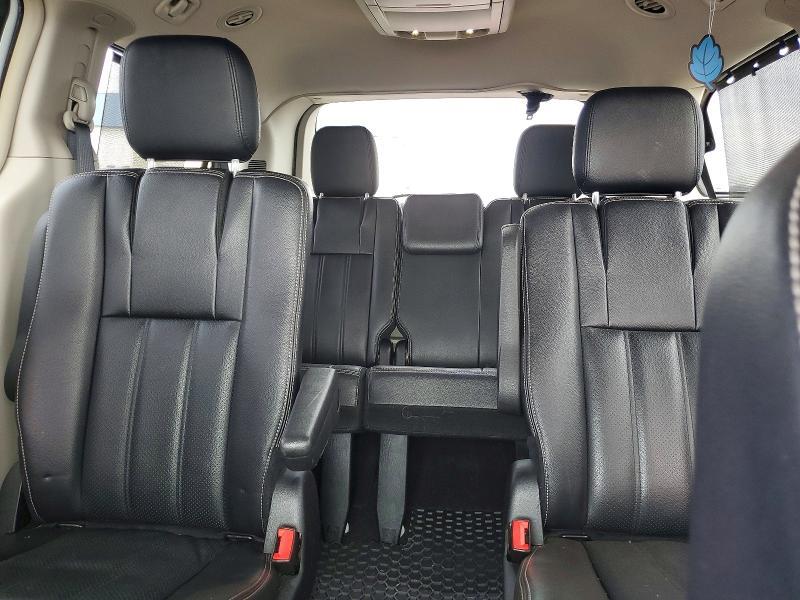 2016 Chrysler Town & Country Touring l