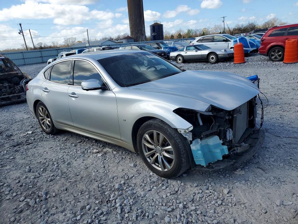2015 Infiniti Q70 3.7