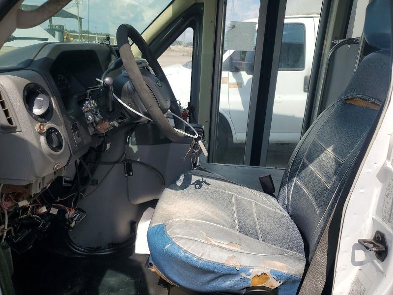 2015 Ford Econoline E450 Super Duty Cutaway van
