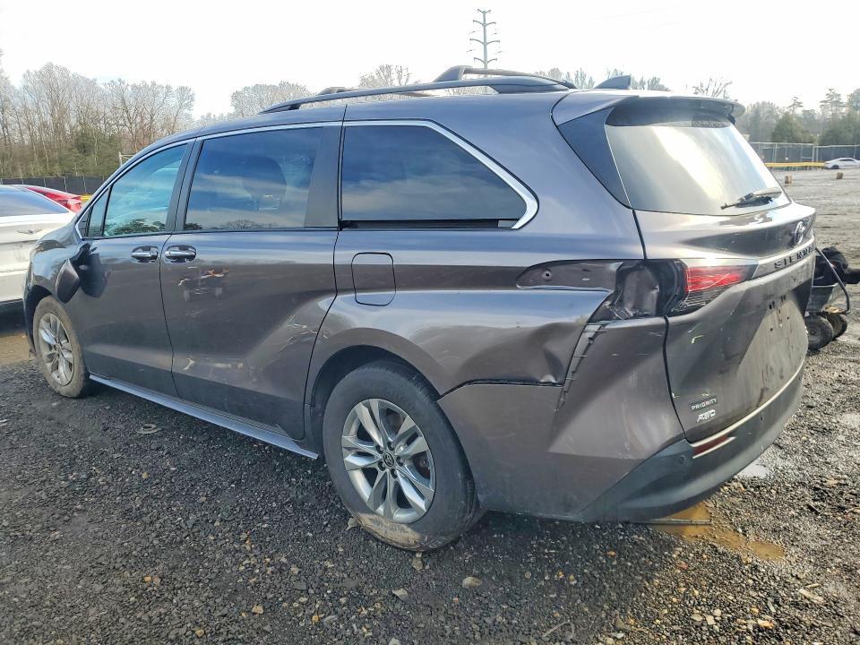 2022 Toyota Sienna xle 7-passenger