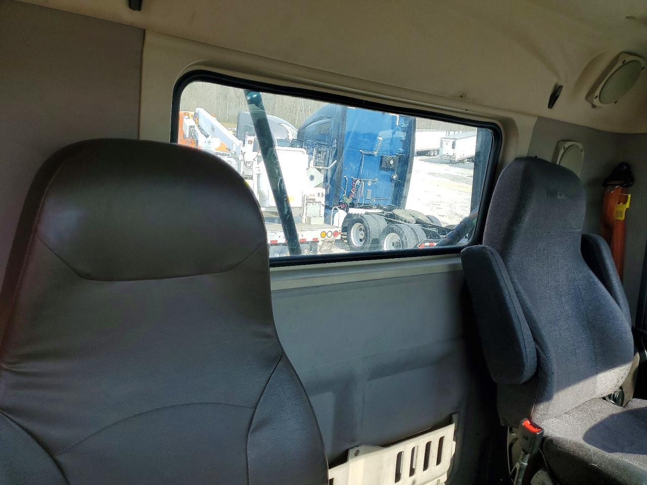 2017 Volvo VNL Semi Truck