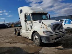 Vehiculos salvage en venta de Copart Woodhaven, MI: 2007 Freightliner Columbia 120 Semi Truck