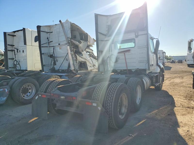 2022 Volv O VNL Semi Truck