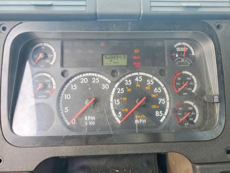 2015 Freightliner Cascadia Semi Truck