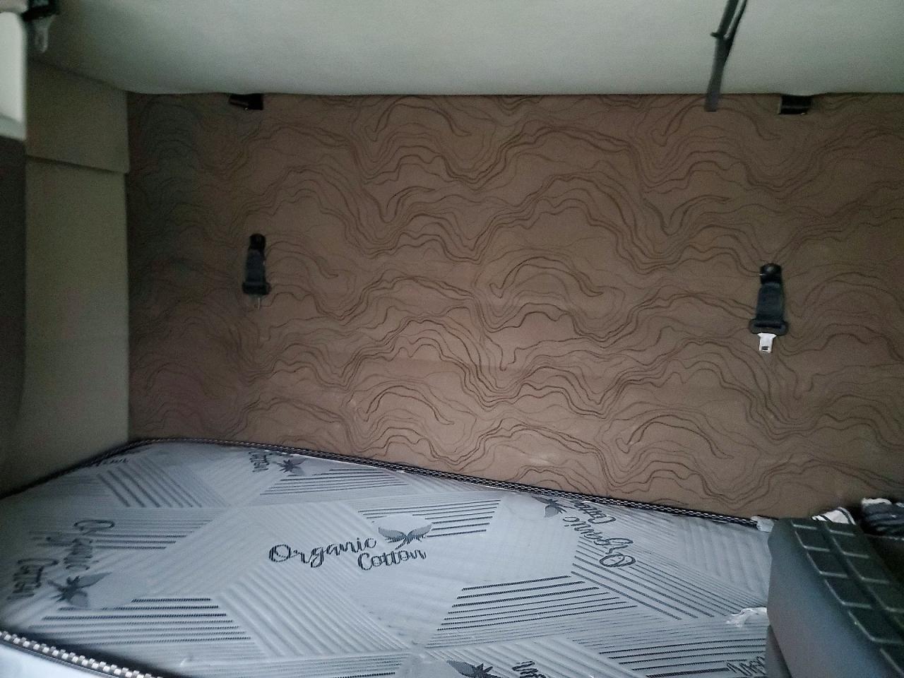 2018 Volvo VNL Semi Truck